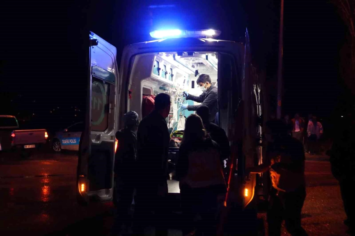 Ankara\'da düğün dönüşü kaza: 2\'si ağır 8 kişi yaralı