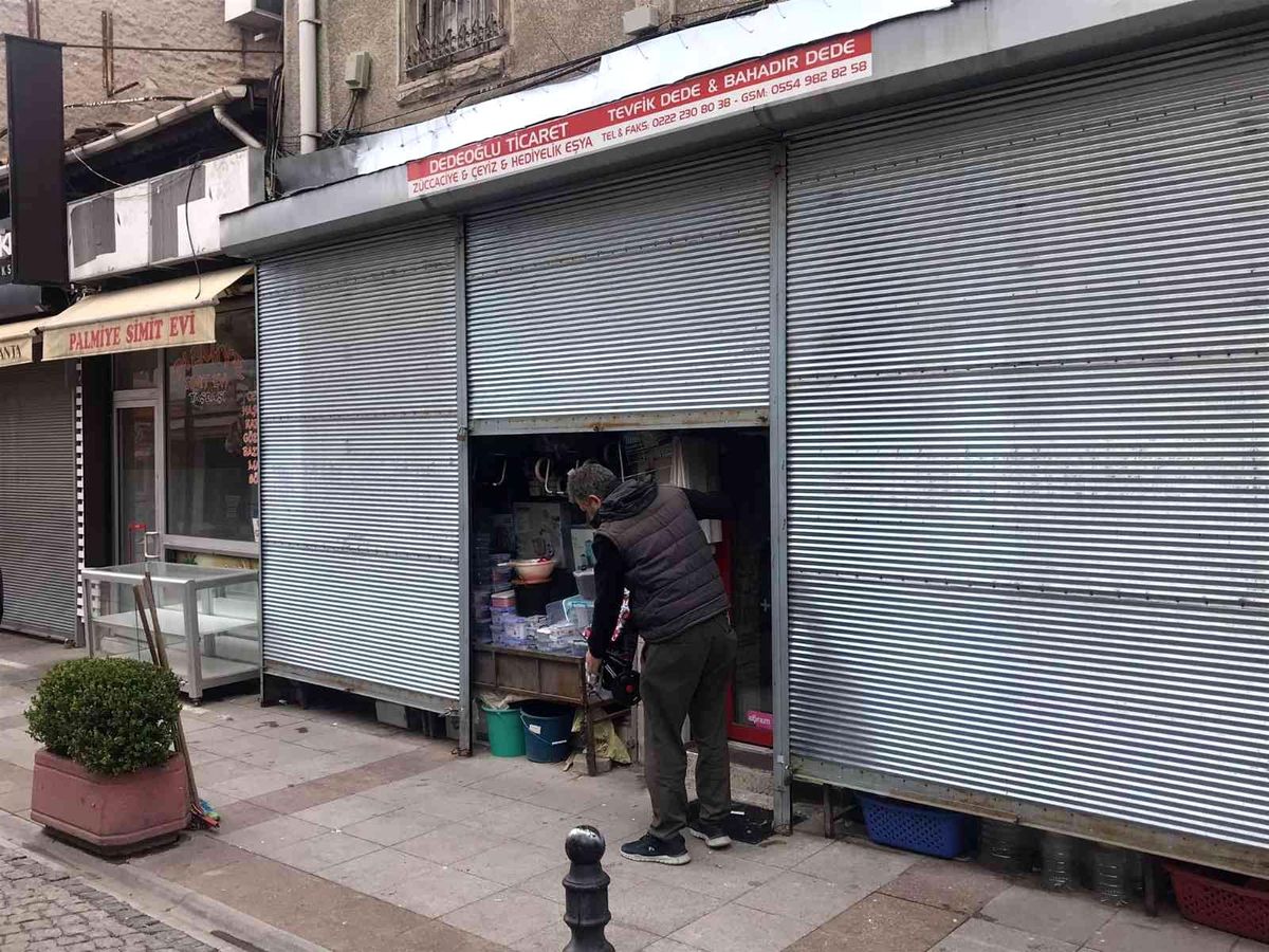 Bayramın son gününde kepenkler kalkmaya başladı