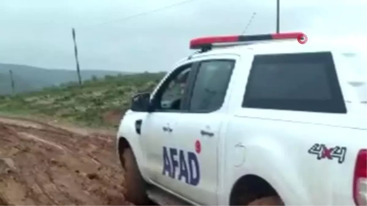 Bitlis\'te pancara giden vatandaşlar dağda mahsur kaldı