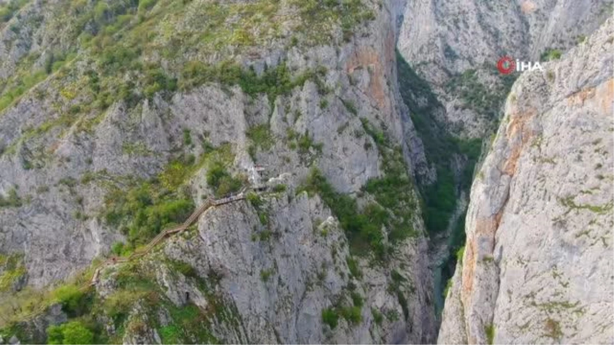 Dünyanın en dirin kanyonuna bayram tatilinde ziyaretçi akını