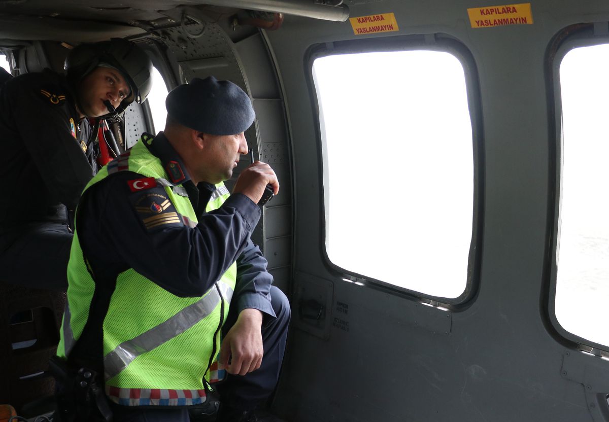 Erzurum'da jandarmadan helikopterli bayram trafiği denetimi