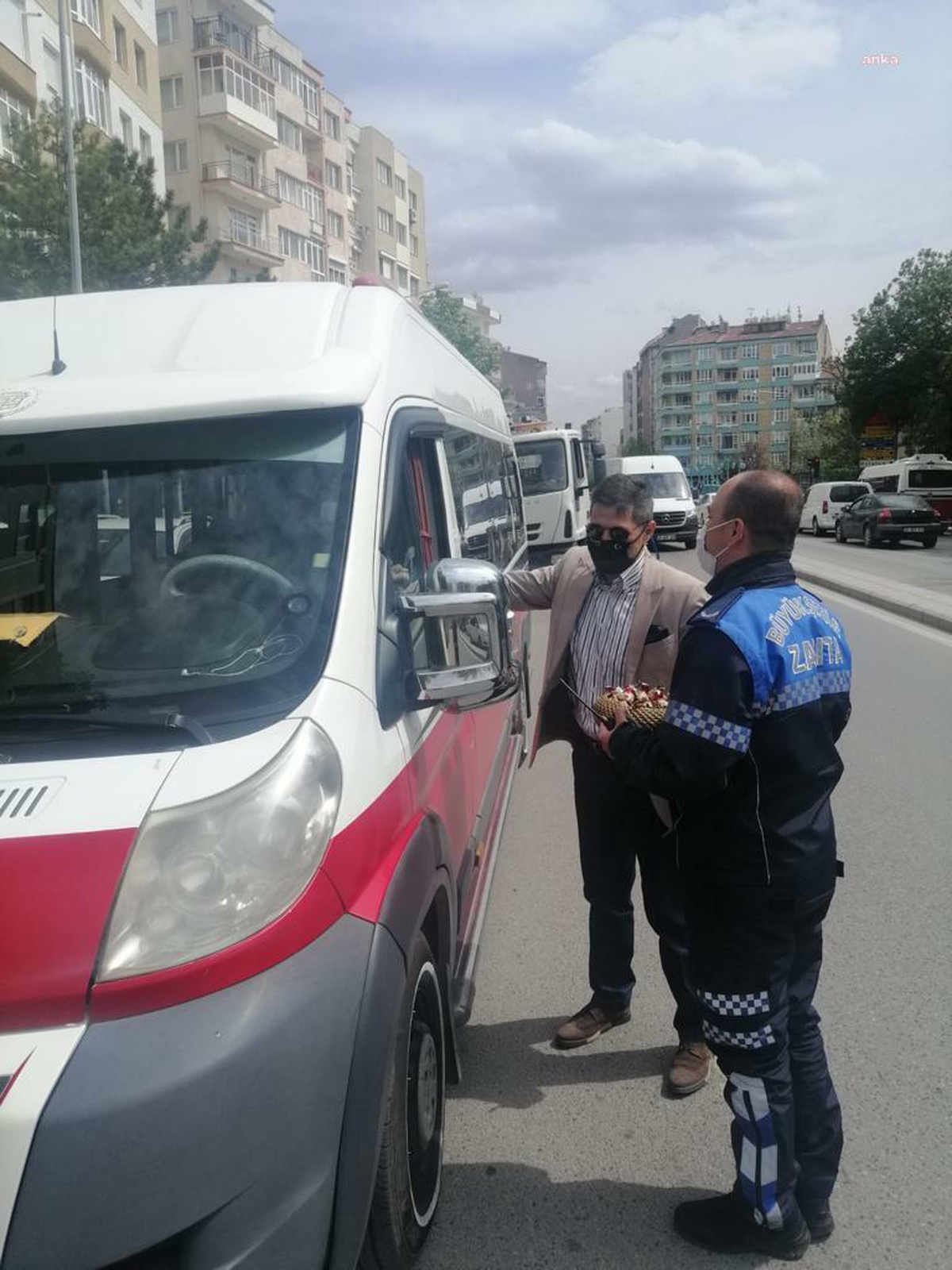 Eskişehir\'de Zabıta Denetim İçin Değil Kutlama İçin Çevirme Yaptı