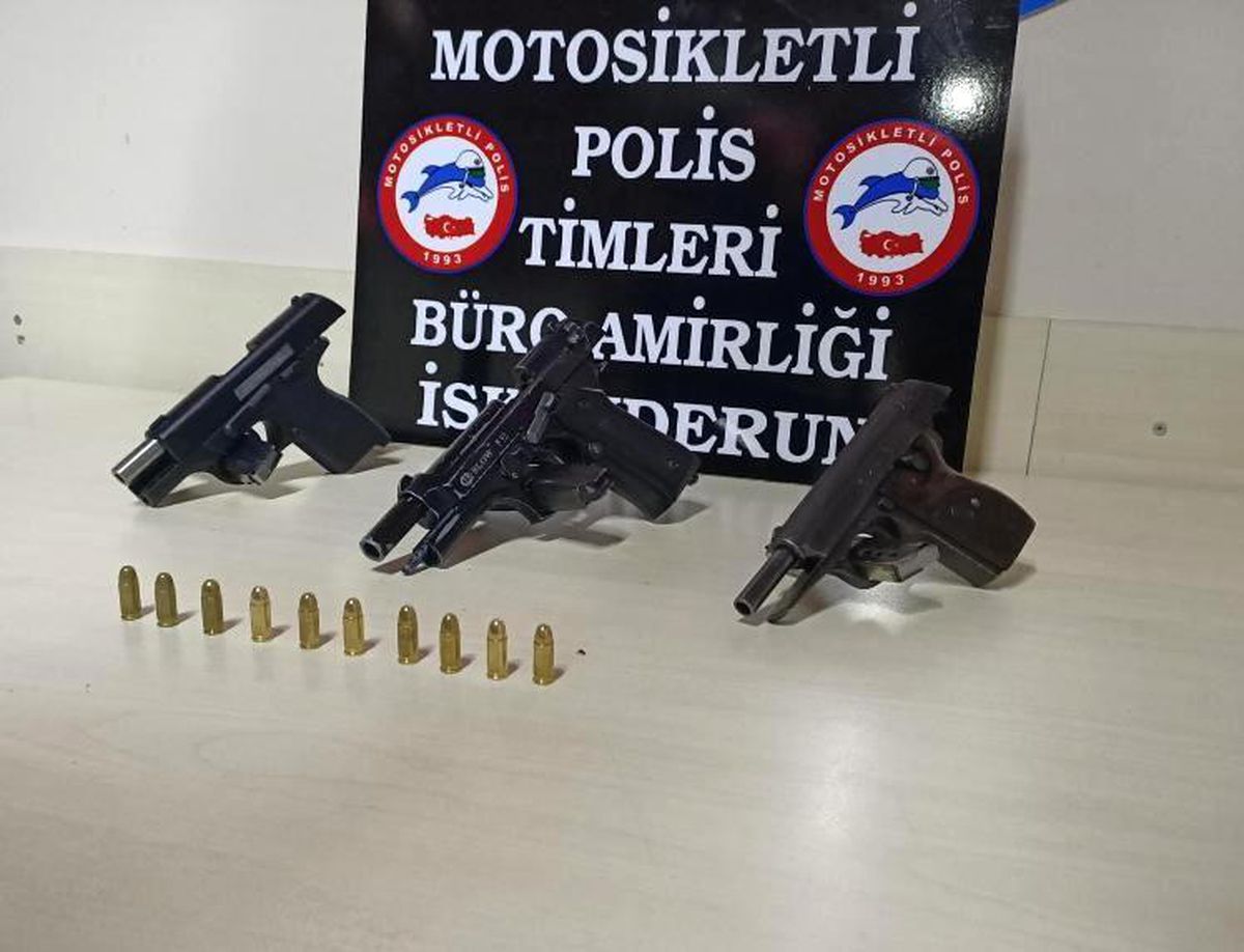İskenderun\'da 3 ruhsatsız silah ele geçirildi