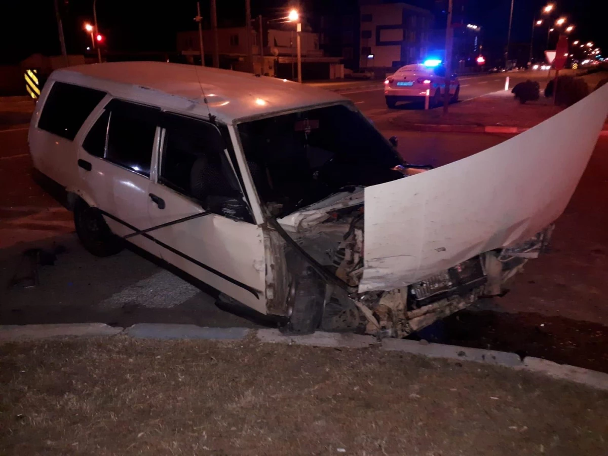 İzmir\'de trafik kazası: 8 yaralı
