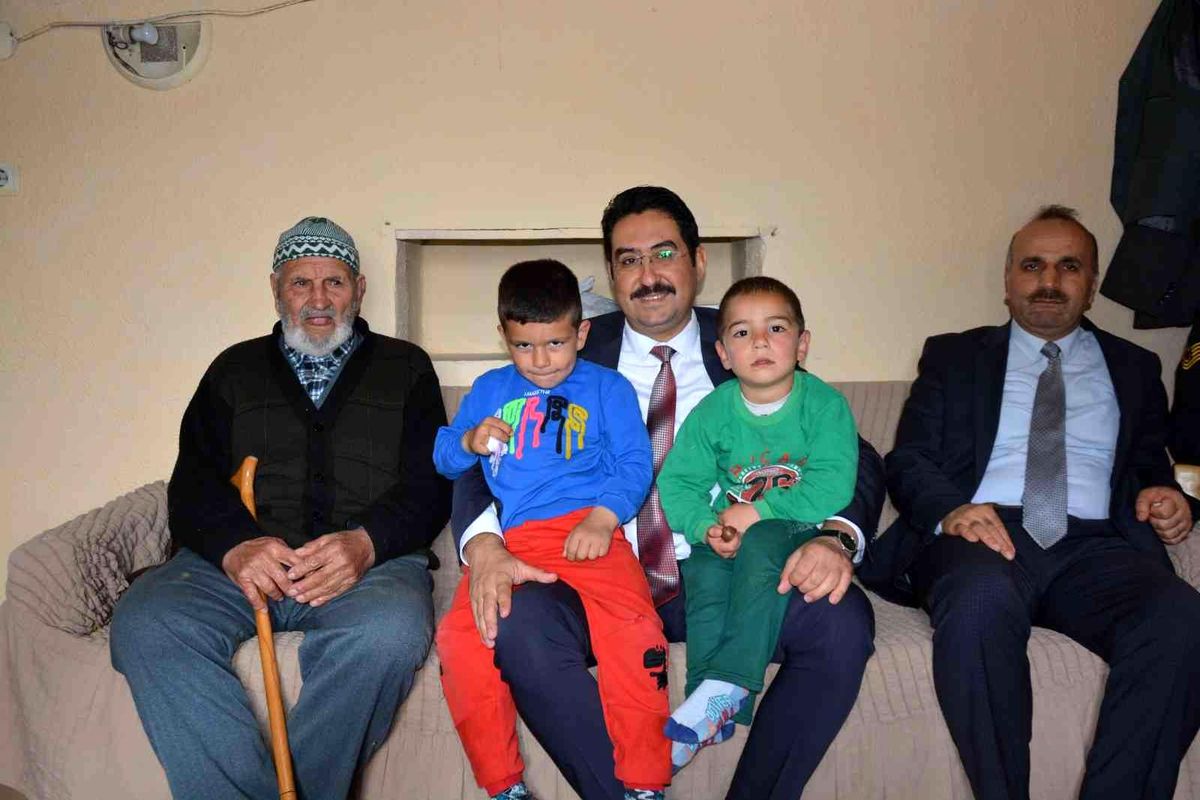 Kaymakam Yıldırım şehit ailelerini unutmadı