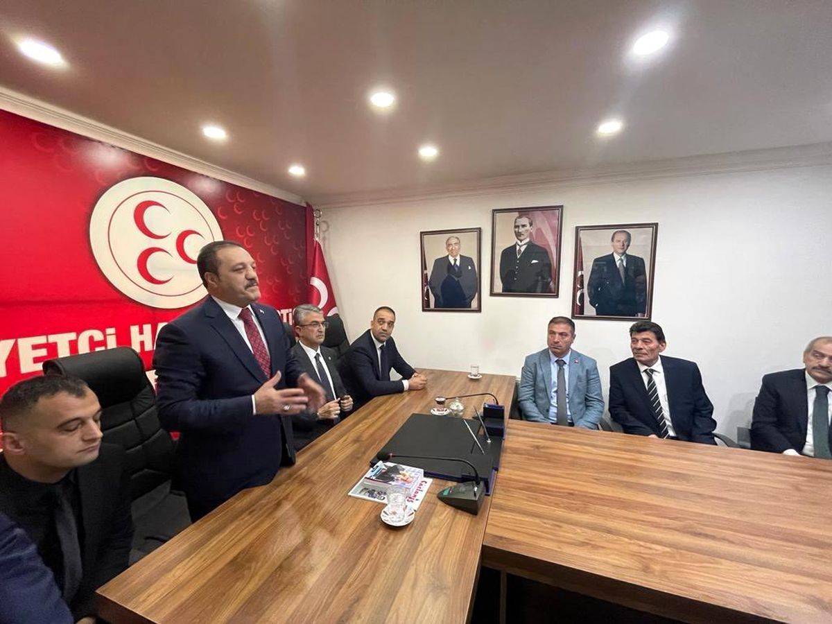 MHP\'den şölen tadında bayramlaşma