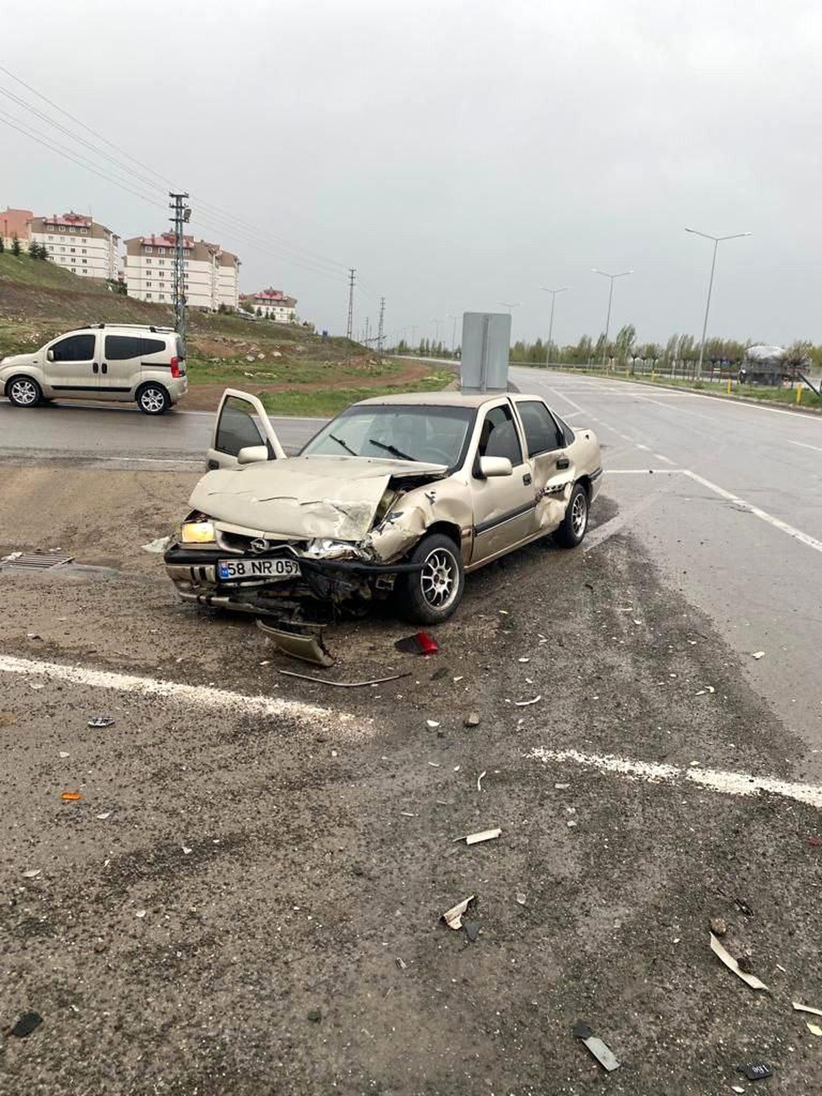 Son dakika haber: Sivas\'ta iki otomobil çarpıştı: 5 yaralı