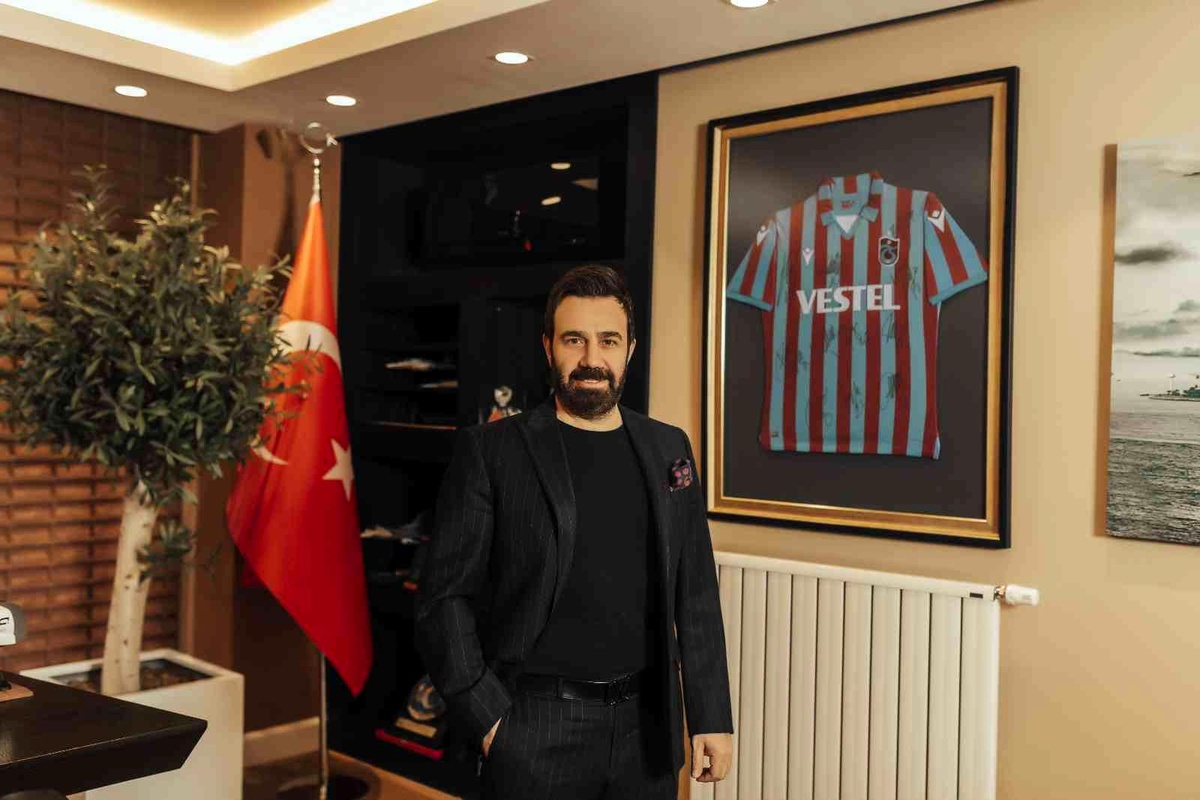 Süleyman Adanur: "Trabzonspor\'un şampiyonluğu dünya çapında Trabzon kentine, insanına yakışır şekilde kutlandı"