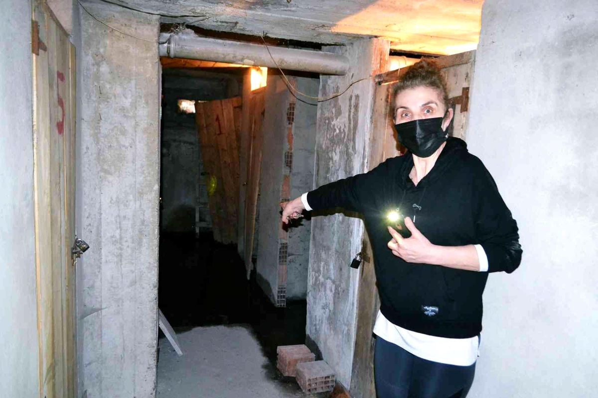 Tekirdağ'da apartmanı lağım suyu bastı