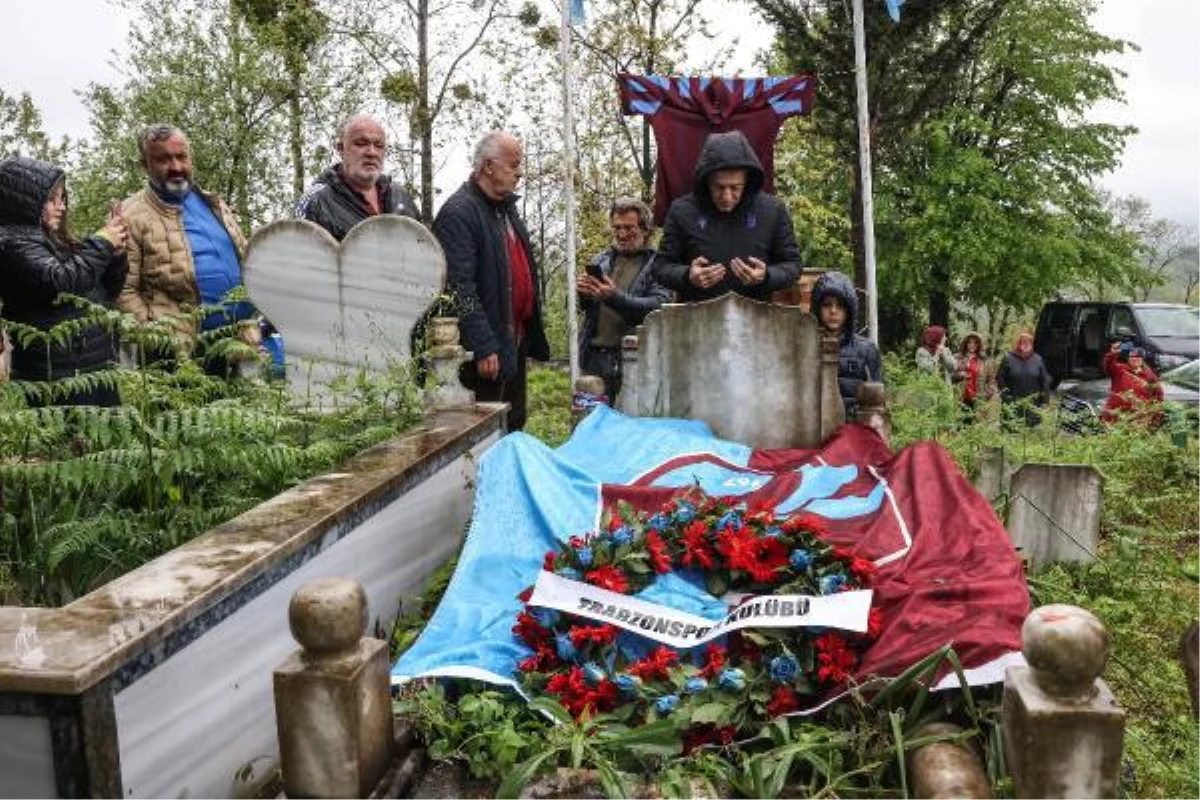 Ahmet Ağaoğlu\'ndan vefat eden taraftarların mezarlarına ziyaret