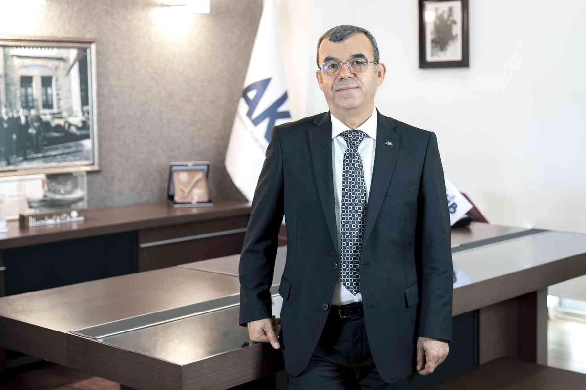AKİB\'de Nejdat Sin hizmet bayrağını devrediyor