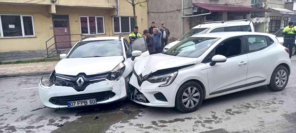 Alkollü araç kullanırken kazaya karıştı