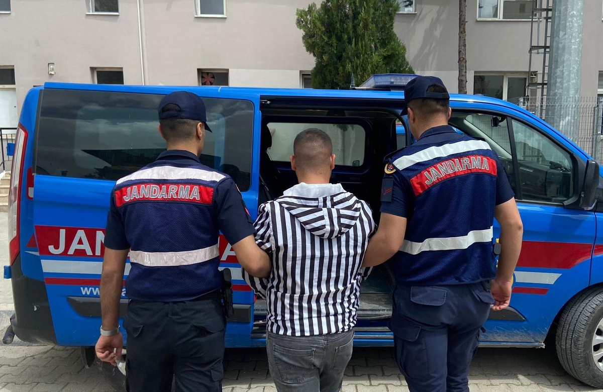 Antalya\'da hırsızlık iddiasıyla gözaltına alınan zanlı tutuklandı