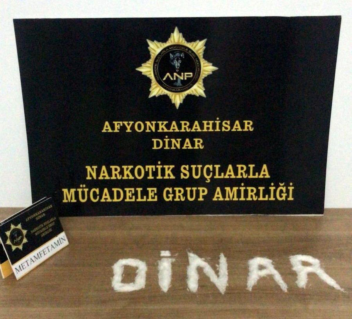 Baskın yapılan adreste 100 gram metanfetamin ele geçirildi