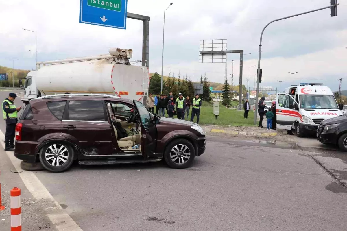 Son Dakika | Ciple otomobil kavşakta çarpıştı: 2 yaralı