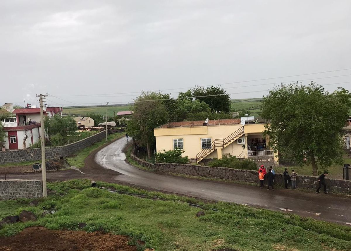 Diyarbakır\'da 2 kişinin öldüğü silahlı saldırıyla ilgili 1 şüpheli tutuklandı