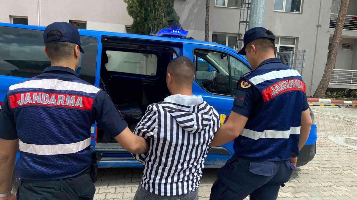 Son dakika haber | Evden hırsızlık şüphelisi tutuklandı