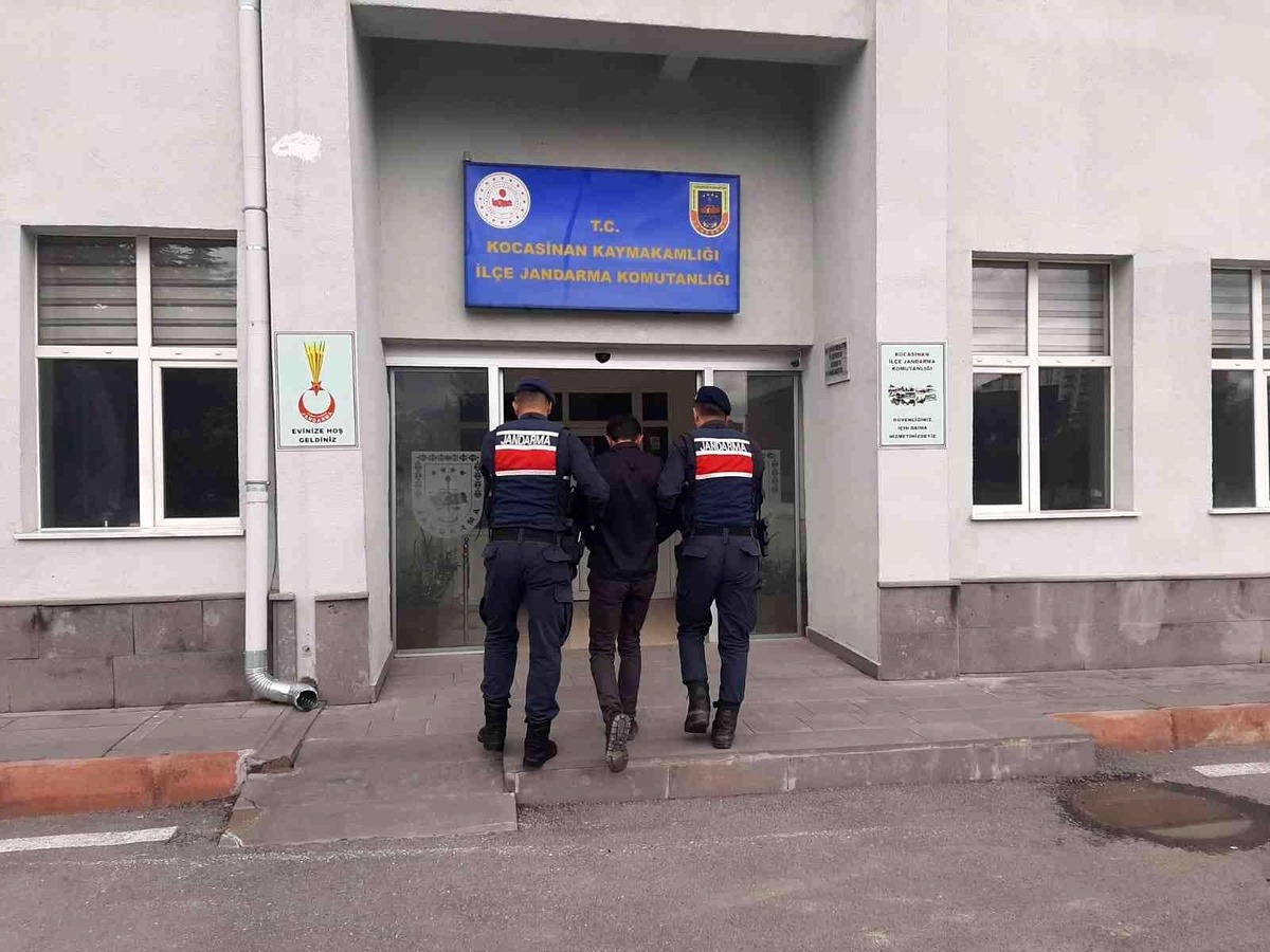 Son dakika haberleri | FETÖ\'den yakalama kararı bulunan şahıs Kayseri\'de yakalandı