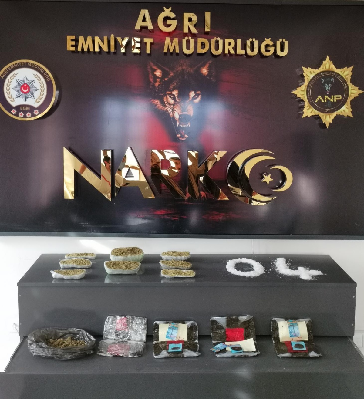 İran\'dan Ağrı\'ya motosikletle uyuşturucu getiren şüpheli yakalandı