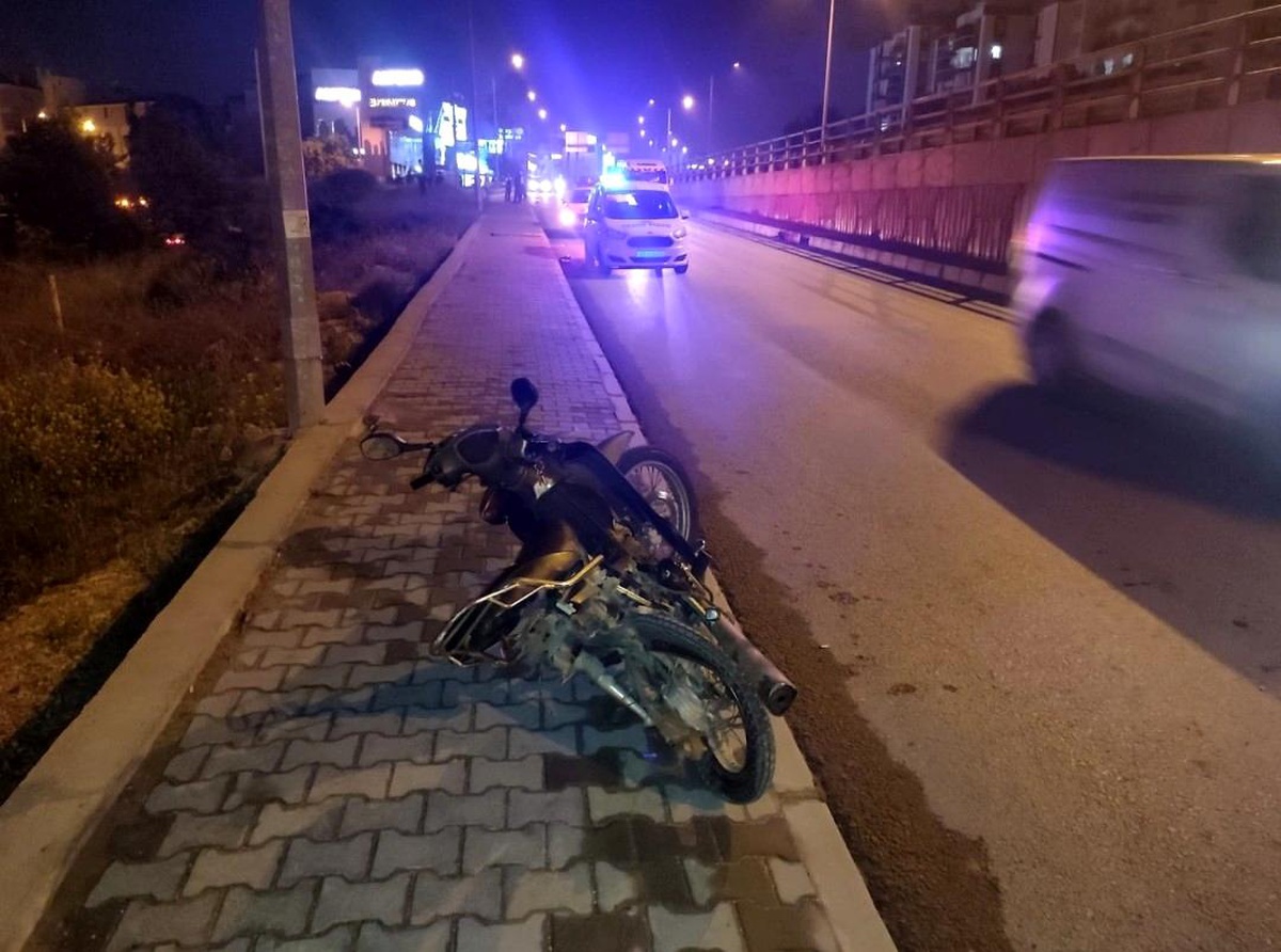 Kaza yapan motosiklet sürücüsü hayatını kaybetti