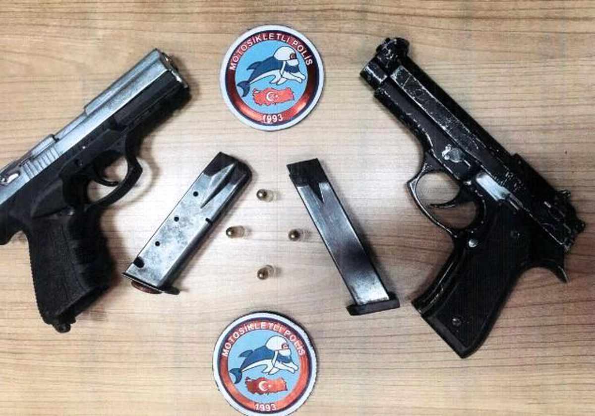 Kırklareli\'nde aranması olan 23 şahıs yakalandı: Ruhsatsız tabanca ve av tüfeği ele geçirildi