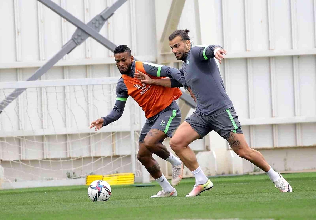 Konyaspor\'da Antalyaspor maçı hazırlıkları devam ediyor