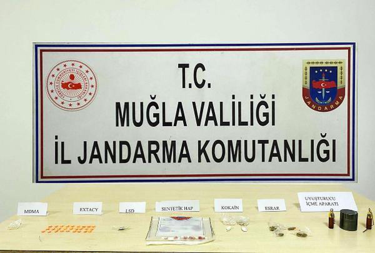 Son dakika haberleri | Ölüdeniz\'de lüks villada düzenlenen uyuşturucu partisine jandarma baskını; 10 gözaltı