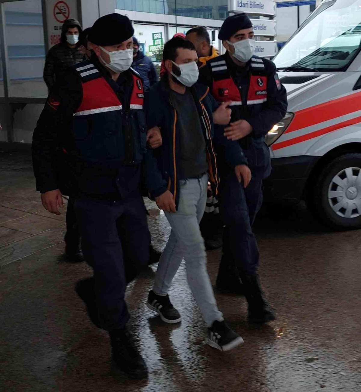 Son dakika haberleri! Silahı temizlerken kazara çocuğunun ölümüne sebep olan baba serbest bırakıldı