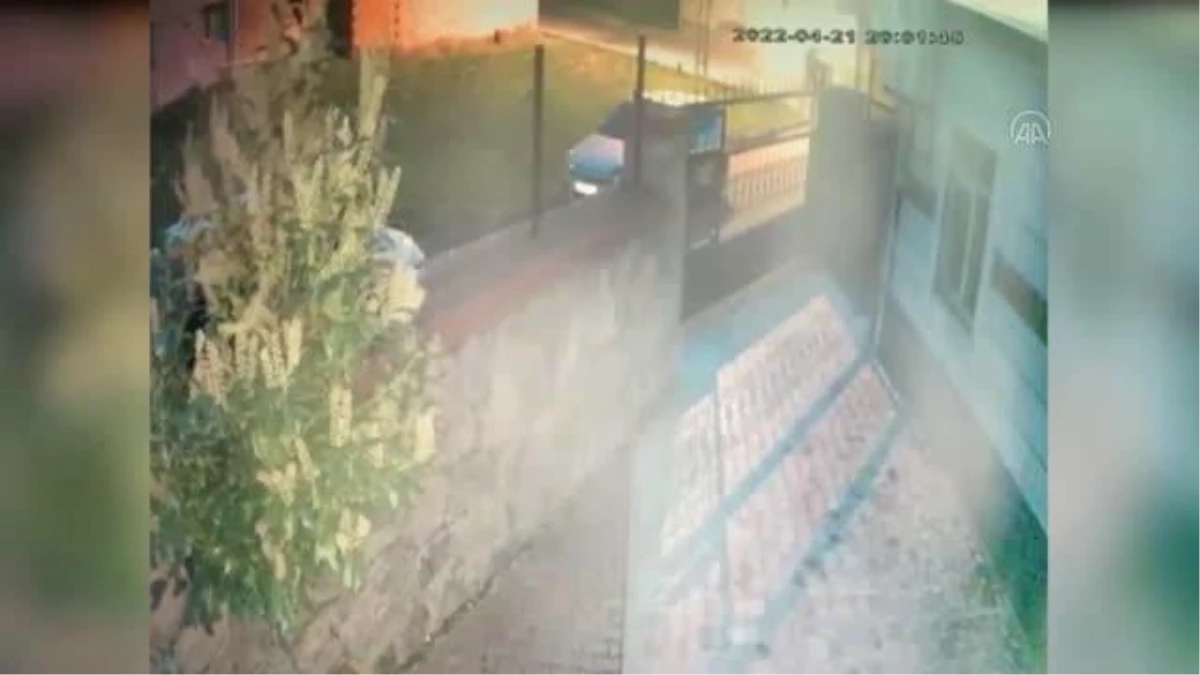 Ümraniye\'de iki camiden şamdanları çaldığı belirlenen şüpheli yakalandı