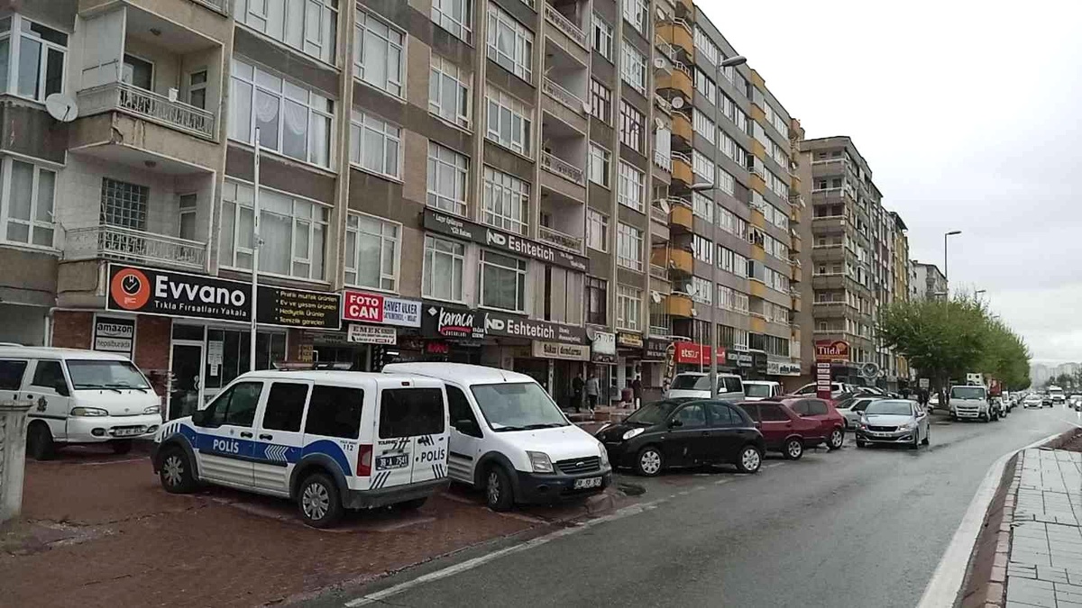 Yaşlı kadın yalnız yaşadığı evinde ölü bulundu
