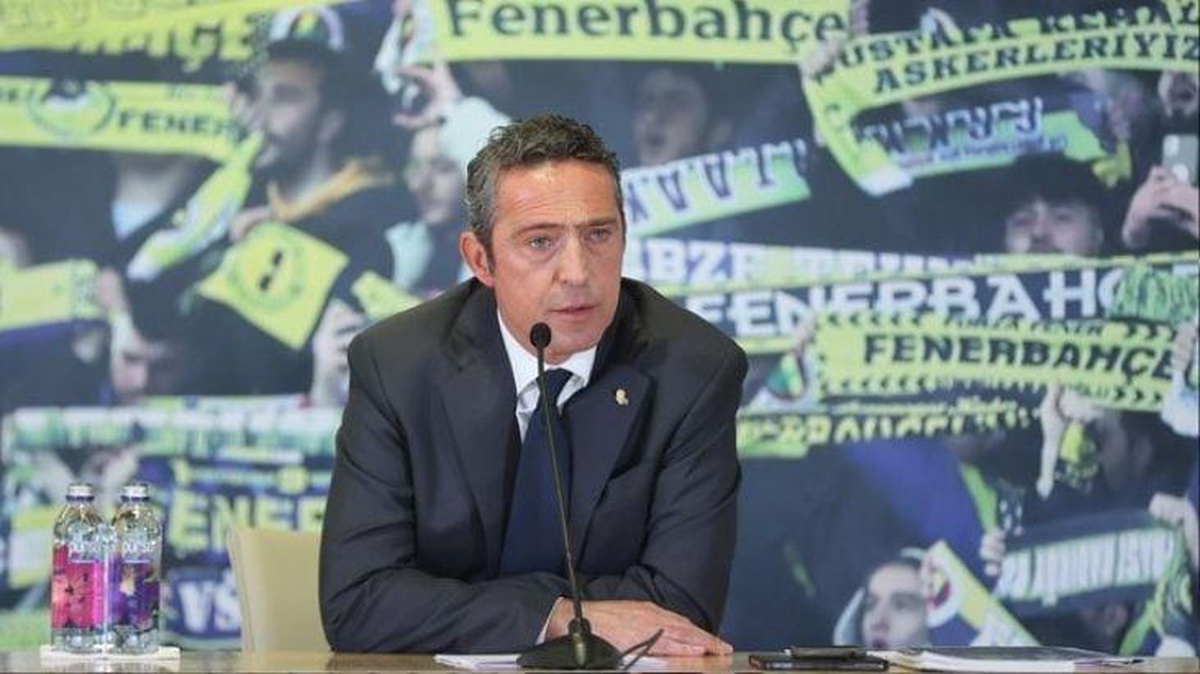 Fenerbahçe Başkanı Ali Koç\'tan Trabzonspor\'a "8.şampiyonluk ve silahlı pankart" tepkisi: Hayal dünyasındasınız, kendinizi gerçeklere alıştırın