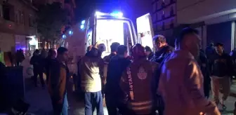 Çekmeköy'de 2 otomobil kafa kafaya çarpıştı: Otomobil dükkana daldı, 3 yaralı