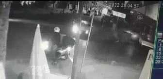 Çekmeköy'de bir araçla çarpışan otomobil, dükkana girdi