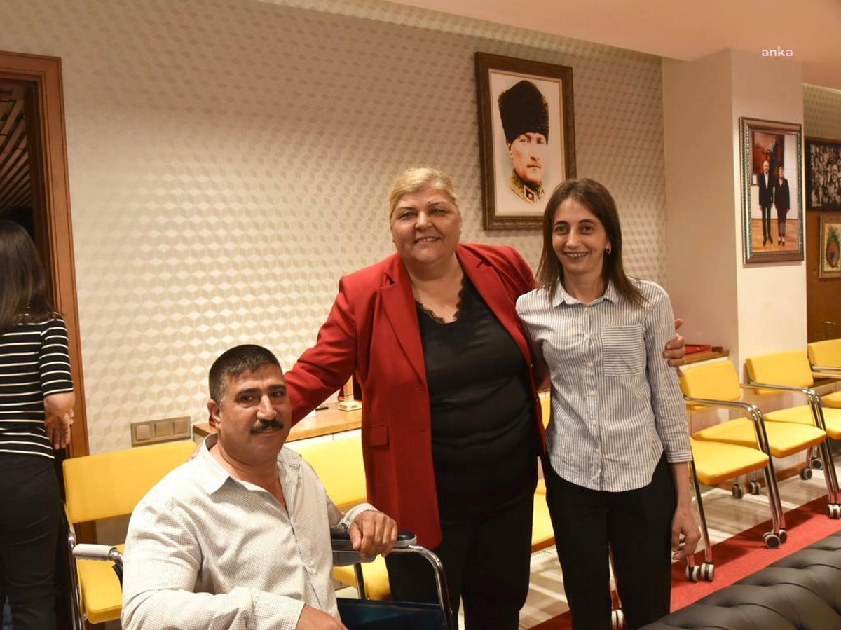 Ceyhan Belediye Başkanı Erdem, Bayramı Hemşehrileri ile Birlikte Geçirdi