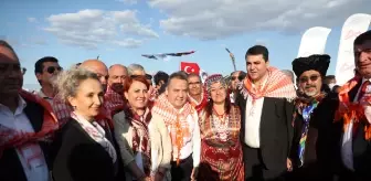Davutoğlu ile Uysal, Uluslararası Antalya Yörük Türkmen Festivali alanını gezdi