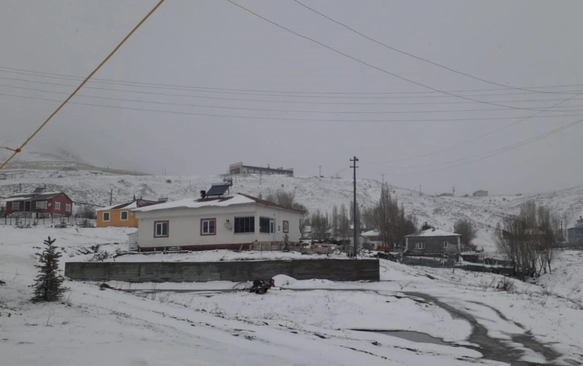 Erciyes Kayak Merkezi\'ne kar yağdı (2)