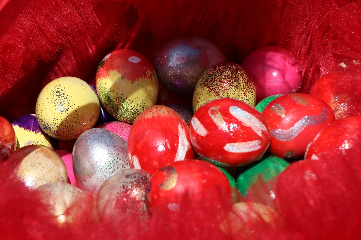 Kakava Şenlikleri\'nde "yumurta tokuşturma yarışması" düzenlendi
