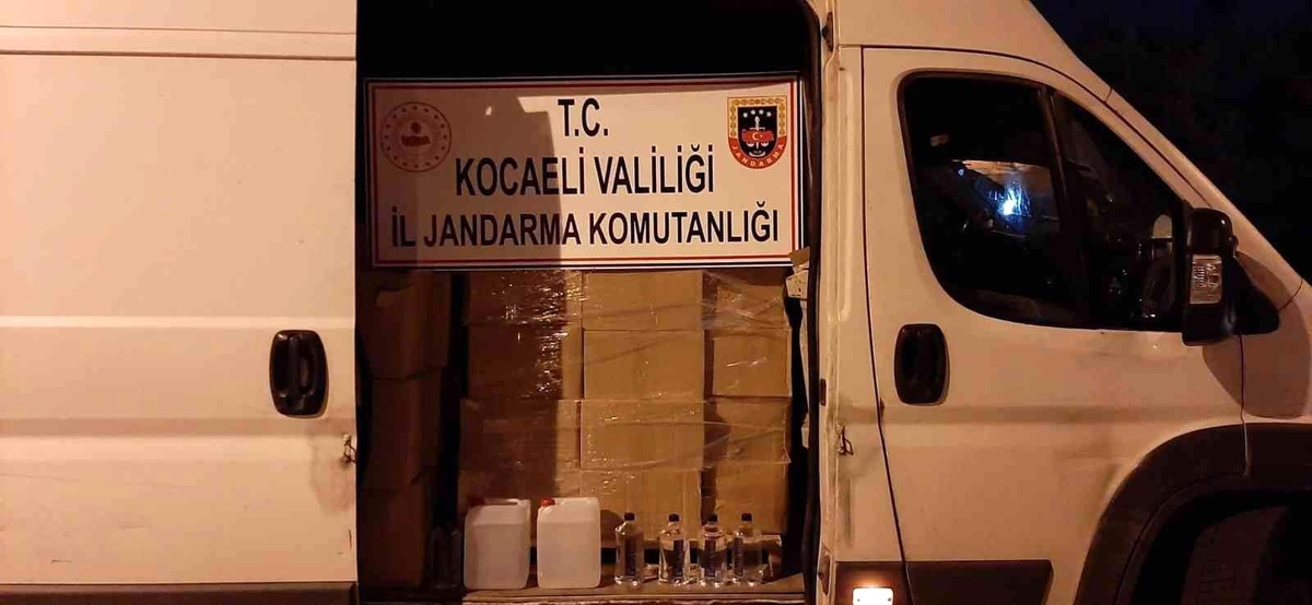 Kocaeli\'de bin 400 litre bandrolsüz etil alkol ele geçirildi