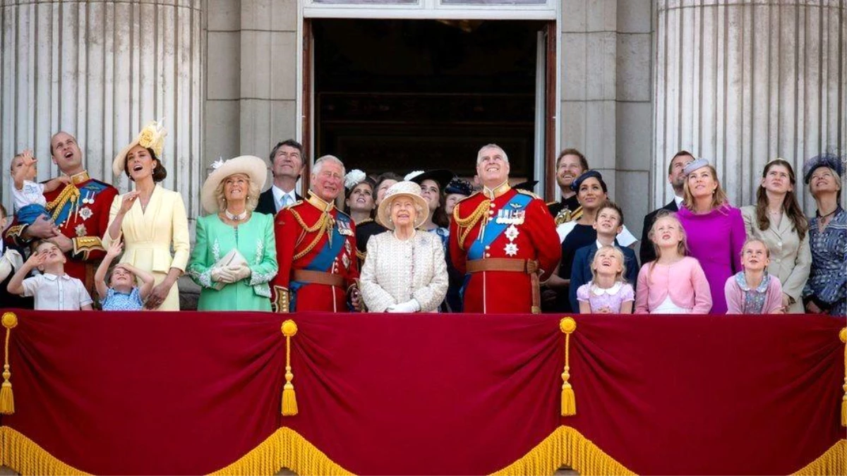 Kraliçe 2. Elizabeth\'in Platin Jübilesi: Harry ve Andrew balkon fotoğrafında yer almayacak