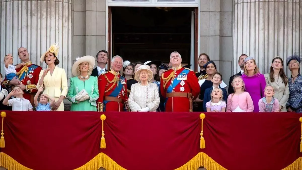 Kraliçe 2. Elizabeth\'in Platin Jübilesi: Harry ve Andrew balkon fotoğrafında yer almayacak