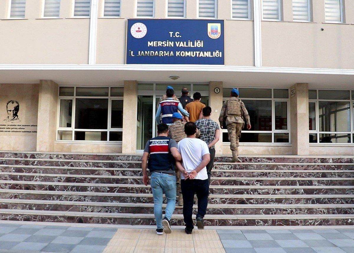 Son dakika haberleri! Mersin\'deki PKK operasyonunda yakalanan 6 zanlıdan 3\'ü tutuklandı