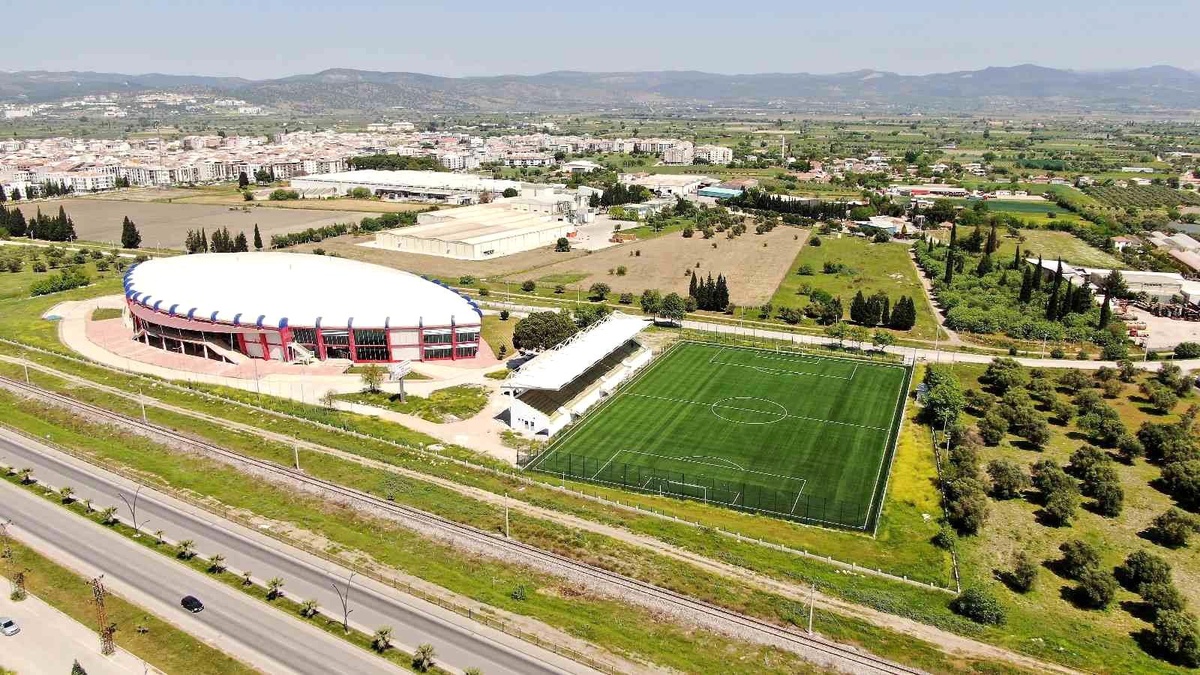Muradiye Futbol Sahasında sona yaklaşıldı