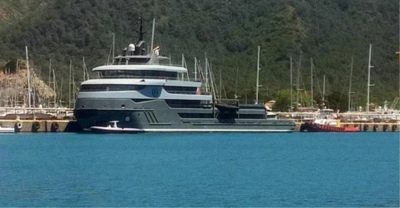 Rus milyarderin yatı 'Titan', Bodrum'a demir attı (2)