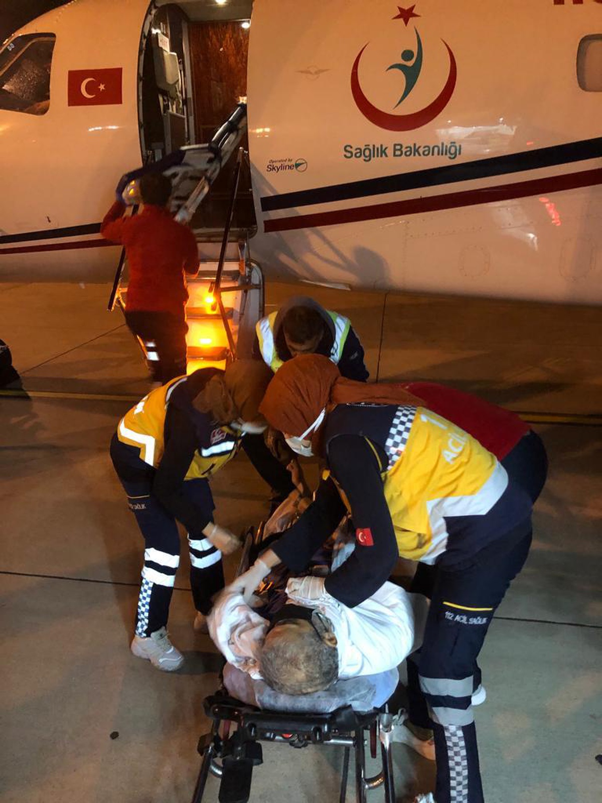 Suudi Arabistan\'da kalp krizi geçiren hasta ambulans uçakla Hatay\'a getirildi