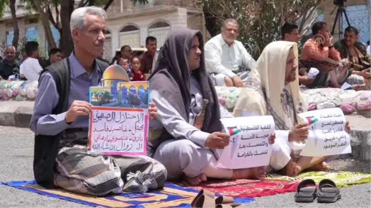 Yemen\'de yüzlerce kişi Mescid-i Aksa\'ya düzenlenen baskınları protesto etti