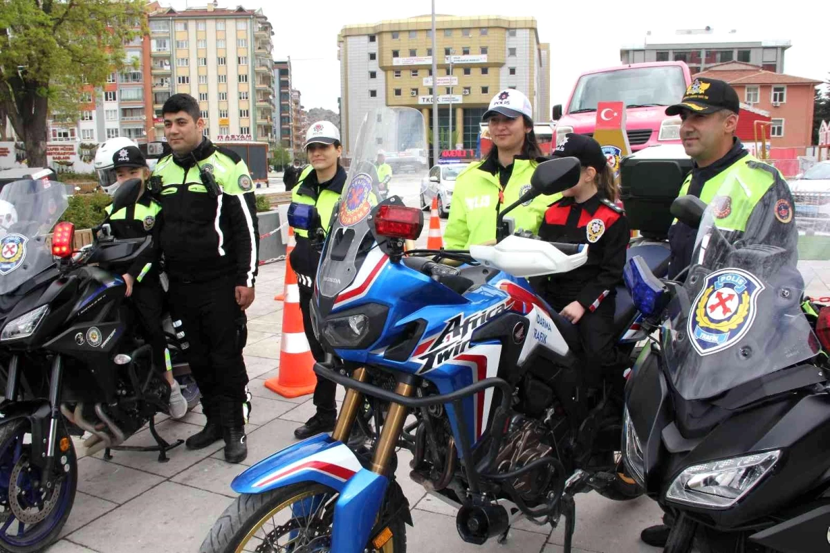 Afyonkarahisar\'da "Yayalar İçin 5 Adımda Güvenli Trafik" projesi