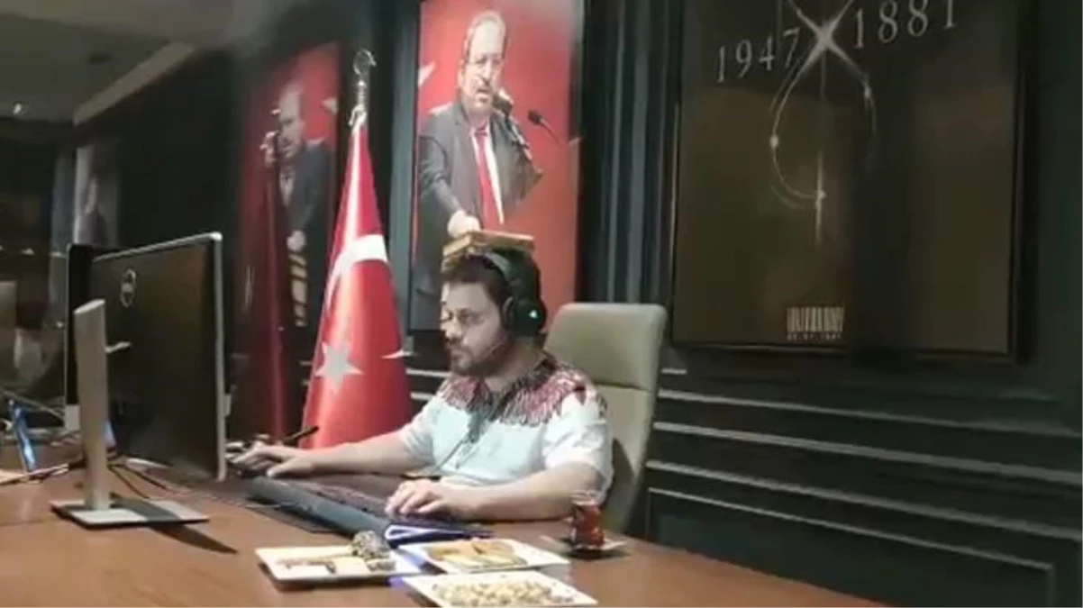 Siyaset gündeminin yoğunluğuna aldırmadı! Büyük Türkiye Partisi lideri ofisinde bilgisayar oyunu oynarken fotoğrafını paylaştı