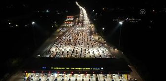 BATI CAVA - Endonezya'da bayram tatili dönüşünde otoyolda araç seli