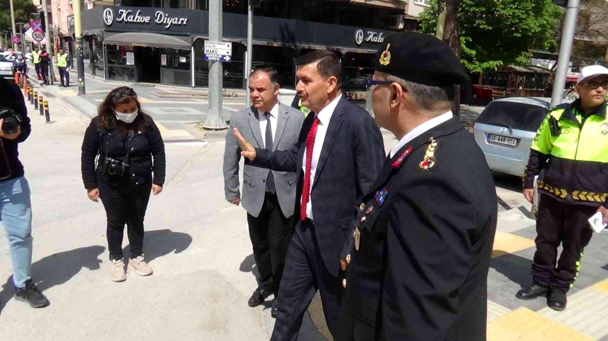Burdur\'da \'Yayalar İçin 5 Adımda Güvenli Trafik\' bilgilendirmesi
