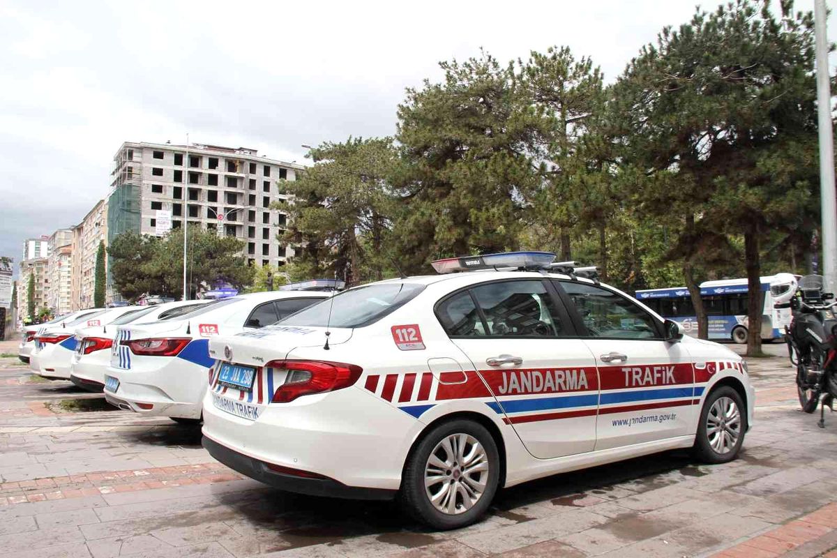 Elazığ\'da \'Yayalar için 5 adımda güvenli trafik uygulaması\' gerçekleştirildi